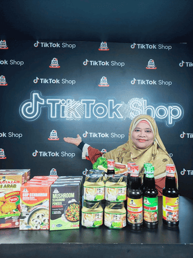 TikTok Shop sales and promotional activity featuring Chef Ustazah products.