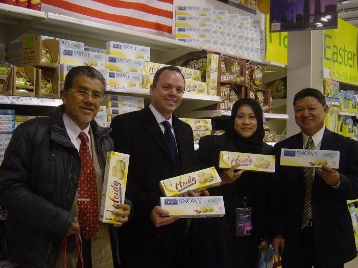 GAMBAR PROMOSI LUAR NEGARA — In-Store Promo di TESCO london — Trade Mission di Jeddah